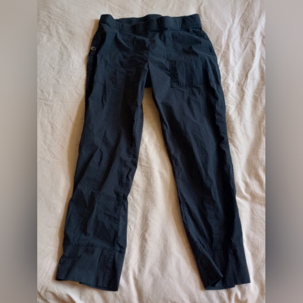 Stretchy cropped pants